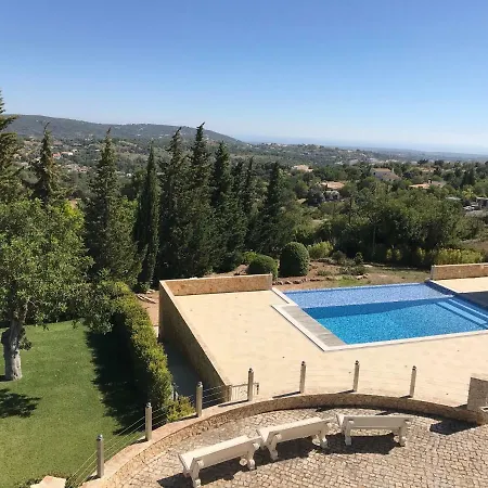 Villa Vila Flora