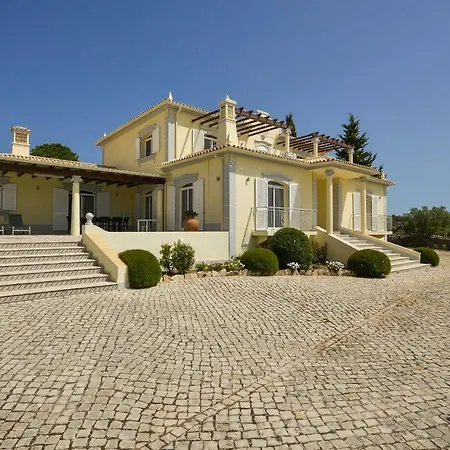Vila Flora